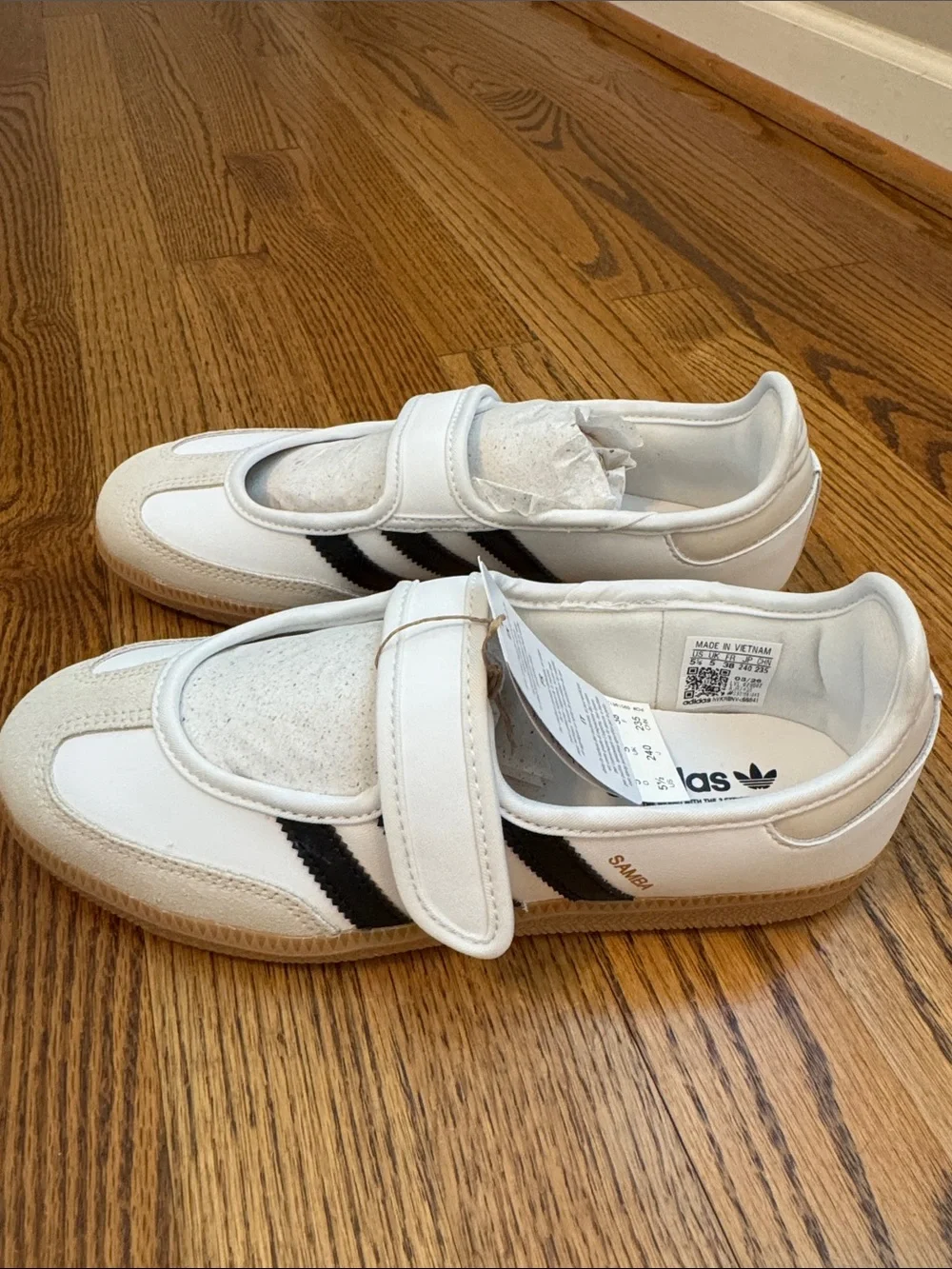 BRAND NEW UNWORN Adidas Women’s Samba Jane 3 White Black Velcro Sneakers